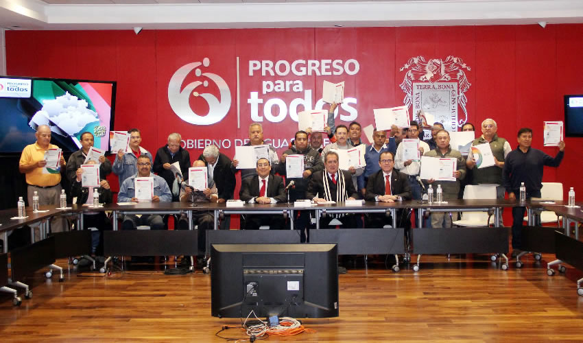 Se encuentran en proceso de estudio poco m&aacute;s de 200 solicitudes que cumplen con los requisitos establecidos a verdaderos choferes de taxi