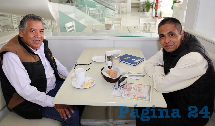 En el restaurante Del Centro almorzaron Cuitl&aacute;huac Cardona Campos, representante de Morena en el Organismo P&uacute;blico Local Electoral (OPLE), y Ra&uacute;l Gonz&aacute;lez Reyes, regidor del Municipio de San Jos&eacute; de Gracia