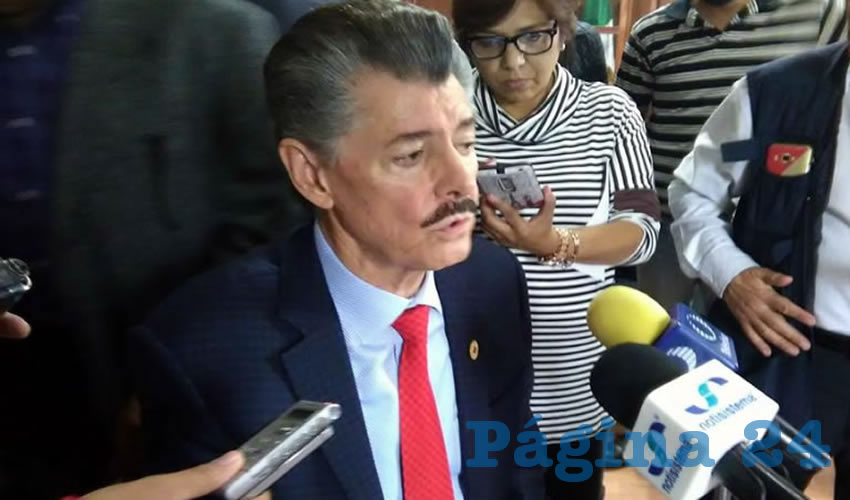 “Estamos viendo que los líderes de los partidos políticos, sabiendo las condiciones que tiene Cruz Roja, todos están de acuerdo en apoyarnos (…). Les pareció bien que les dijera que 20 o 30 pesos es un seguro muy barato para poder salvar una vida”, explicó Miguel Domínguez, delegado de la Cruz Roja en Jalisco/Foto: Elizabeth Ríos Chavarría