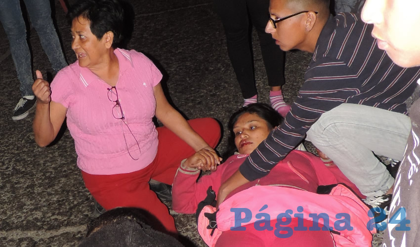 Marisela de Lira Campos, previo a ser trasladada por paramédicos a la Clínica dos del IMSS