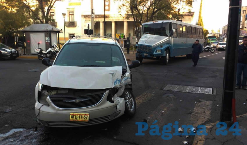 El percance ocurrió en el cruce de las calles Morelos y Rivero y Gutiérrez