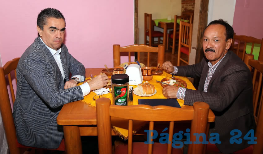 En el restaurante La Mestiza almorzaron &Aacute;lvaro Alva Delgadillo y Enrique Montalvo Vivanco, secretario de Desarrollo Social del Municipio de Aguascalientes
