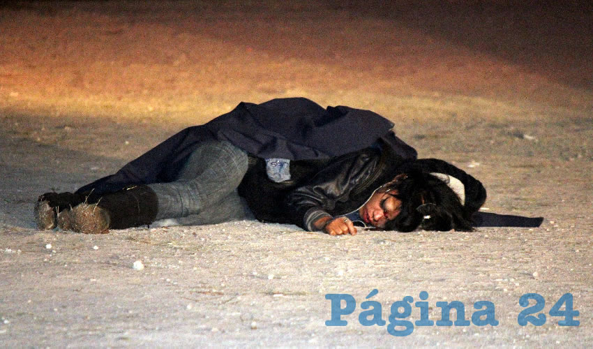 El cadáver de la mujer fue descubierto en primera instancia; primero se dijo que “murió atropellada”