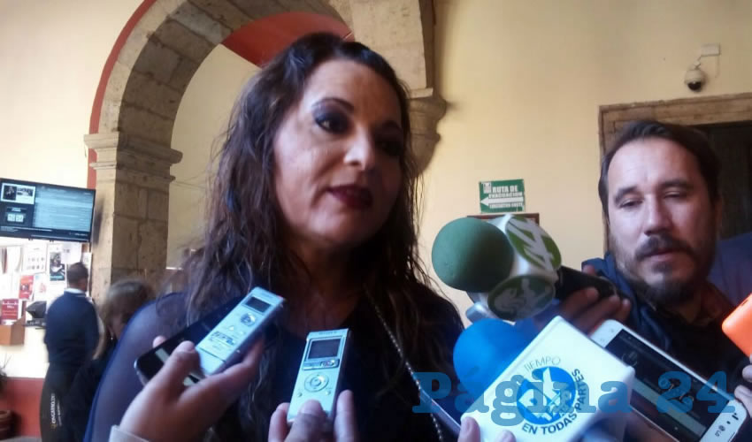 “No estamos diciendo que la ciclovía se quite, solamente que entonces haya una buena planeación, porque además el responsable no se encargó de socializar ni les presentó el proyecto”, señaló la diputada priísta Claudia Delgadillo, quien acompañaba a los inconformes/Foto: Francisco Tapia 