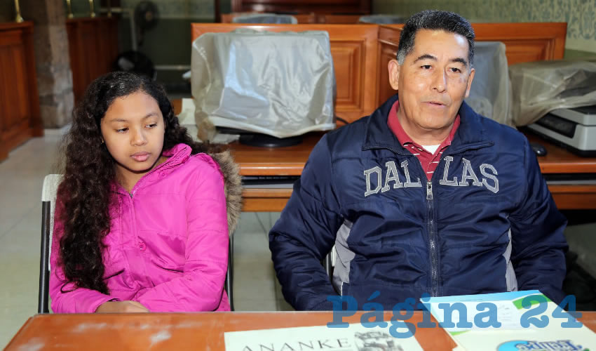 David Navarro Mejía (derecha), padre de familia y su hija (Foto: Eddylberto Luévano Santillán)