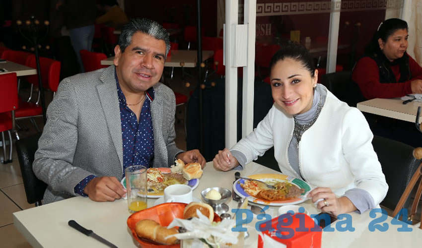 En el restaurante Mitla almorzaron Mois&eacute;s de Luna Mart&iacute;nez y Paloma Am&eacute;zquita Carre&oacute;n, diputada local
