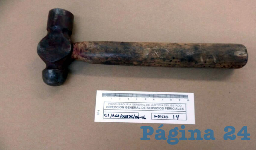 Con este martillo Laura Jeannette Vázquez Urence ultimó a su pareja, José de Jesús “N” “N”