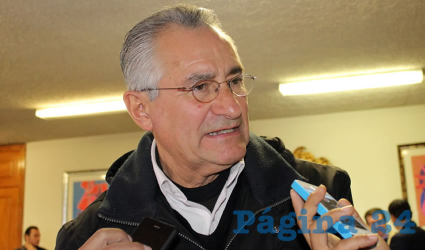 Rafael Sánchez Preza: La Junta de Monumentos se enteró de manera extemporánea, después de que empezaron a colocarlo, por ello hicimos un acta de notificación a Sinfra ya que el árbol se colocó antes de solicitar el permiso (Foto: Rocío Castro Alvarado)