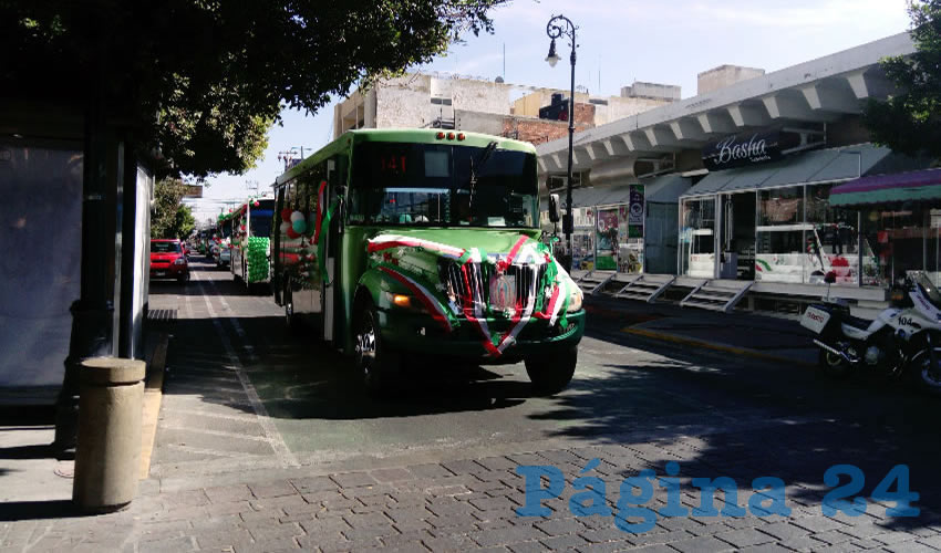 Si no es el paro, es la virgen, el caso es que el camión no pasa