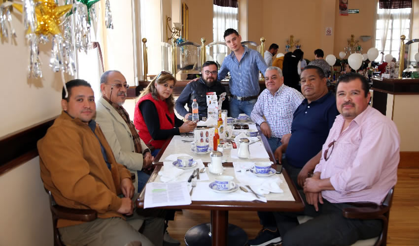 En Sanborns Francia se reunieron Rodrigo Gonz&aacute;lez P&eacute;rez, Jorge Ferreira Garnica, Laura Elena de Anda Mart&iacute;nez, Alejandro Guti&eacute;rrez Aguilera, Ulises Adri&aacute;n Garc&iacute;a Ponce, Enrique Gonz&aacute;lez Aguilar, Alfredo Aranda Becerra y Uriel D&aacute;vila Cuevas