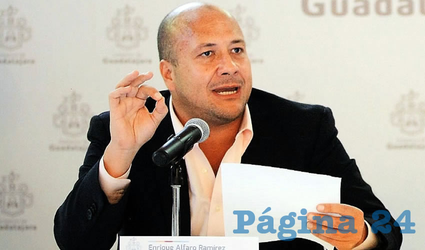 Tras la guerra de declaraciones en redes sociales, el alcalde Enrique Alfaro continuó acusando a la fiscalía de Jalisco de no hacer su trabajo, pues dijo que de nada sirven los arrestos hechos por su policía, ya que al entregarlos ante la autoridad correspondiente, ésta los deja en libertad/Foto: Francisco Tapia 