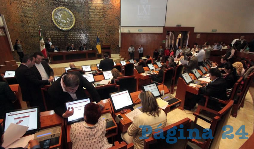 No estuvieron presentes tres diputados de los 39 en la sesión de ayer, y ninguno de los tres finalistas logró tener más de 20 votos cuando debían tener mínimo 26 para ser avalados por el Congreso de Jalisco/Foto: Francisco Tapia 