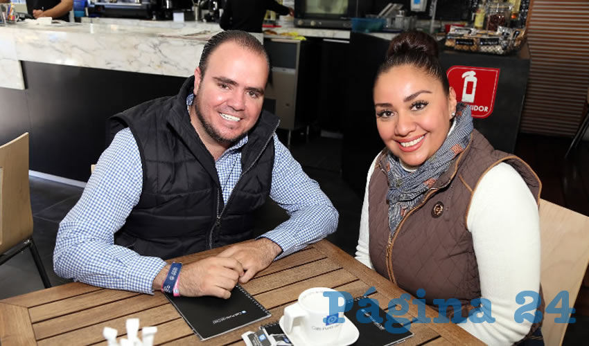 En Caf&eacute; Punta del Cielo departieron Ernesto Jim&eacute;nez Colombo, regidor del Municipio de Aguascalientes; y Sylvia Violeta Garfias Cedillo