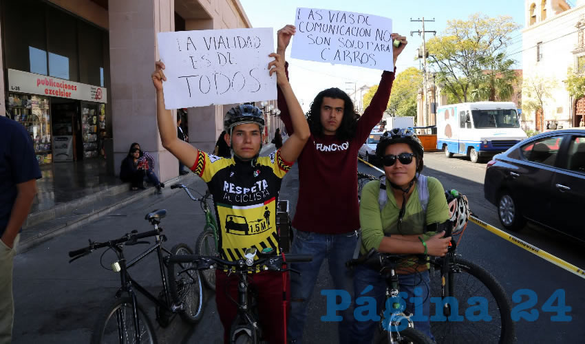Ciclistas demandaron el cese a las muertes por accidentes viales (Foto: Eddylberto Lu&eacute;vano Santill&aacute;n)