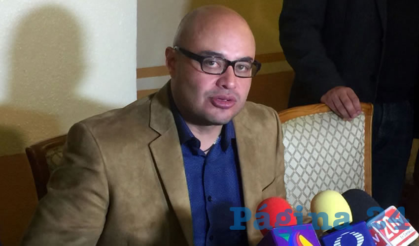 Francisco Murillo Ruiseco: “Pero no de cualquier licenciatura, sino una licenciatura que les dé elementos teóricos y técnicos de su área de trabajo y por eso platicamos con el rector para establecer ya el compromiso de crear la licenciatura en Seguridad Publica” (Foto: Rocío Castro Alvarado)