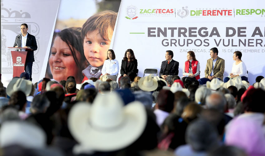 Adultos mayores, madres jefas de familia y niños, entre los beneficiarios