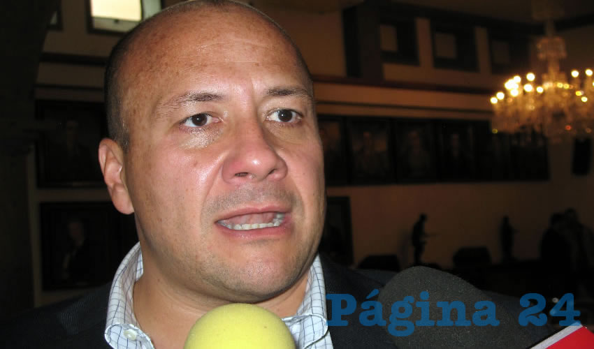 “Lo vamos a monitorear, lo vamos a evaluar, y estaremos informando puntualmente”, dijo el alcalde Enrique Alfaro sobre las grietas que surgieron en el Museo de las Artes Gráficas y el Periodismo, tras el paso de la tuneladora por avenida Alcalde/Foto: Archivo Página 24