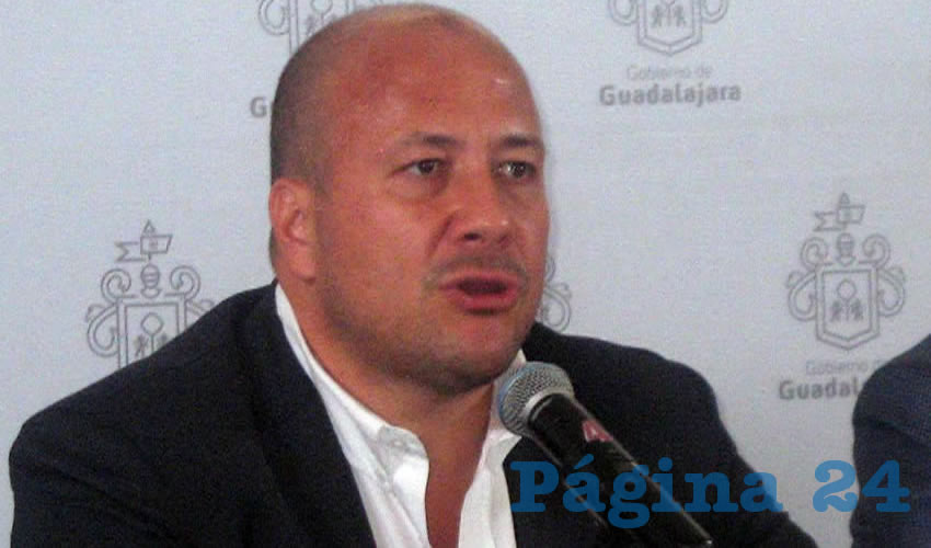 “No hay permiso ahí otorgado (en el predio proporcionado por priístas)”, quitó la posibilidad el alcalde Enrique Alfaro de instalarse a decenas de comerciantes aunque sea para Navidad; el mandatario municipal recalcó que “no hay condiciones para esa zona”/Foto: Archivo Página 24