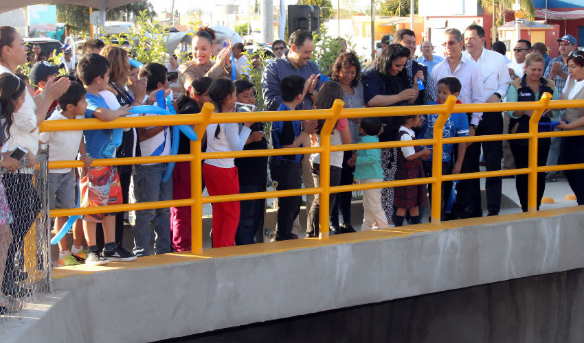 Durante la actual administración, a través de la secretaría de Obras Públicas se llevó a cabo la construcción de cinco puentes vehiculares y uno peatonal