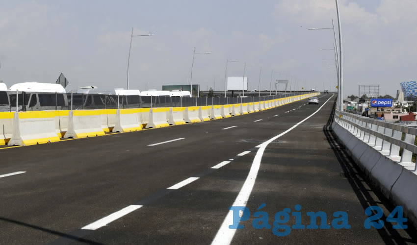 privado. Tambi&eacute;n es causa de multa conducir ve- Las sanciones se asignaron tras violentar la Ley de Caminos, Puentes y Autotransporte Federal (Foto: Archivo/ Cuartoscuro)