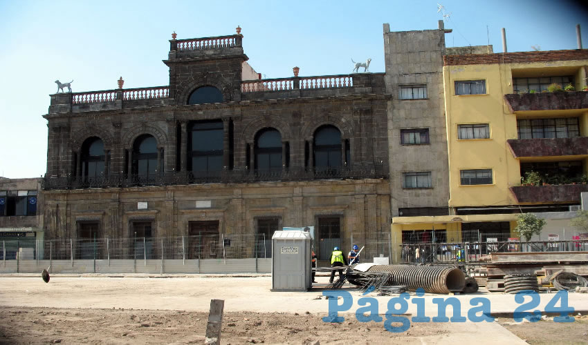 Debido al paso de la tuneladora que construye el subterráneo de la línea 3, el Museo del Periodismo –una finca histórica de la ciudad– ha presentado grietas en su estructura, así como otras cinco inmuebles ubicados entre las calles Garibaldi y Reforma/Fotos: Archivo Página 24