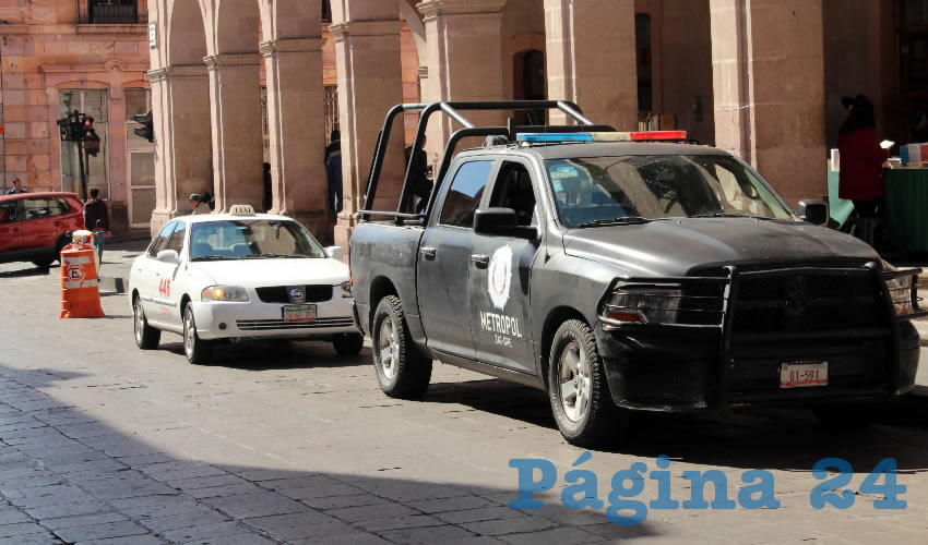 Tránsito: Muchas personas que no respetan esta situación y prefieren parquear su auto donde les plazca, son infraccionados con una multa de tres salarios mínimos, lo que equivale a alrededor de 400 pesos (Foto: Rocío Castro Alvarado)