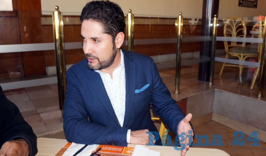 Carlos Salmón Buenrostro: “Yo quisiera hacer un llamado al contador (Raúl) Brito para que se apegue a la legalidad y que no sea comparsa (de los gobiernos priístas) y que se dictamine conforme a lo que indica la ley, así como a las sanciones administrativas” (Foto: Merari Martínez Castro)
