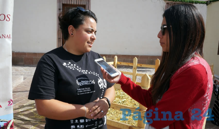 Brenda Elías del Río: Los talleres se ofrecen de manera gratuita; el taller de nacimientos se imparte en la plancha de Plaza de Armas de 11:30 a 14:30, de 14:30 a 17:30 horas el de elaboración de esferas y de 17:30 a 20:30 la elaboración de piñatas (Foto: Merari Martínez) “En el Marco del Festival de Navidad”