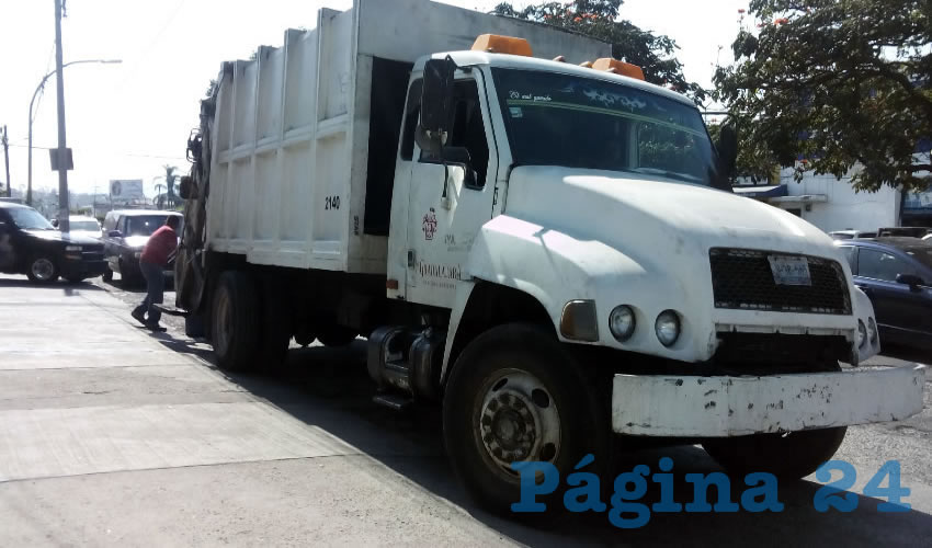 Aunque se le retiró la concesión a la empresa Caabsa Eagle, el servicio de basura deja mucho qué desear en la capital de Jalisco, diga lo que diga el alcalde Enrique Alfaro/Fotos: Francisco Tapia 