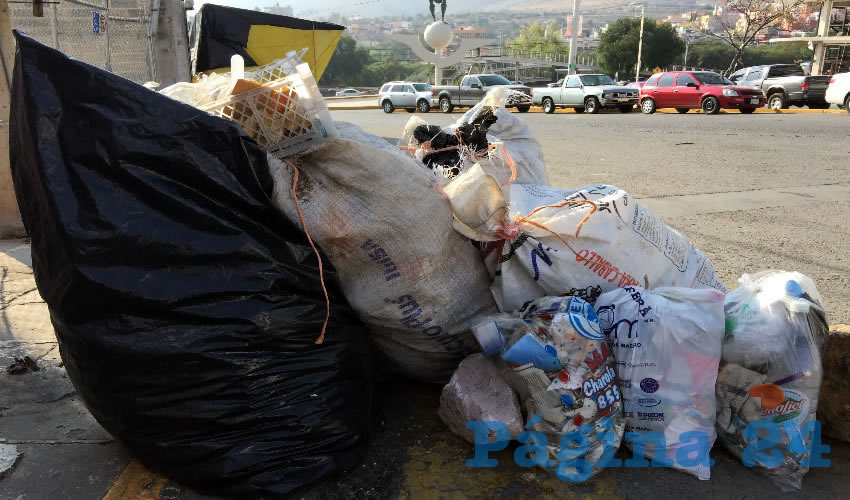 Vecinos de la colonia Hidráulica reprocharon el mal servicio de recolección de basura en la zona (Foto: Cristo González)