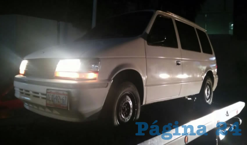 La Dodge Caravan robada con que “El Alex” y Norma Esthela Rentería hacían sus fechorías