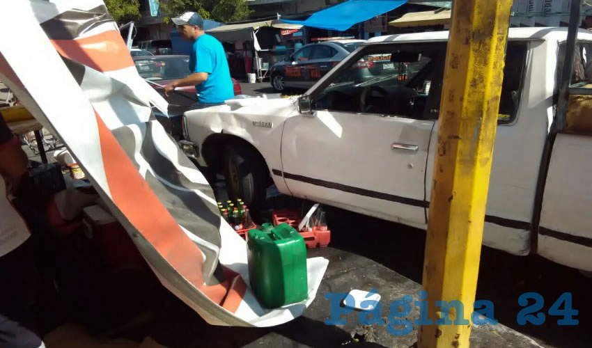 El puesto de tacos El Totacha fue destrozado por la camioneta Nissan que manejaba Mart&iacute;n Gerardo Palafox P&eacute;rez