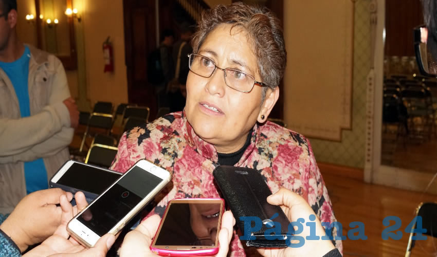 María Elena Ortega Cortés: “Queremos que gobierno del estado, a través de la Procuraduría nos diga cuáles son sus políticas para enfrentar esta problemática, haya alerta de género o no, porque tienen una responsabilidad puntual” (Foto: Merari Martínez Castro)
