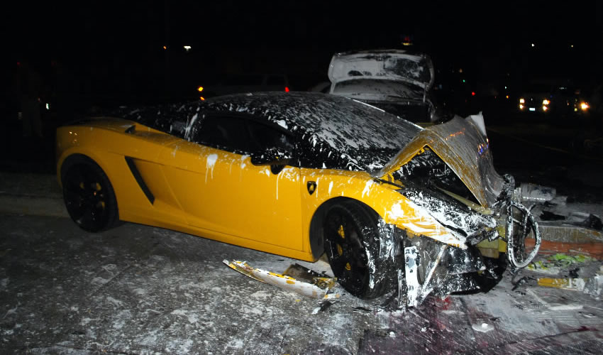 El vehículo Lamborghini que manejaba el cafre Manuel Alejandro Llamas Garza