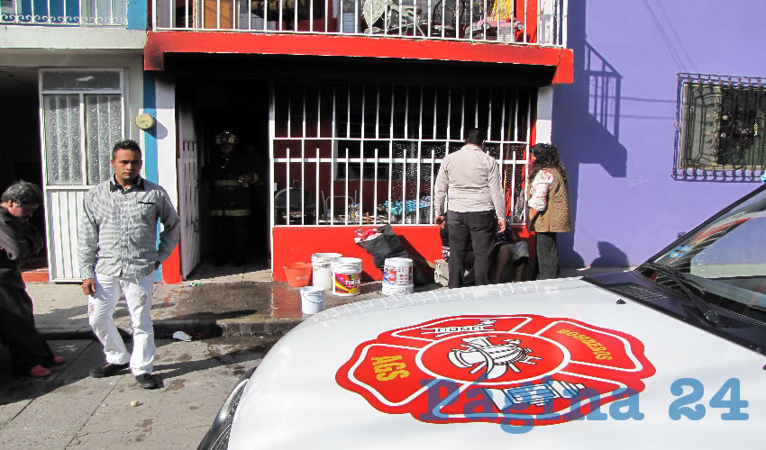Bomberos sofocaron las llamas en el siniestro ocurrido en calle Sinaloa 225