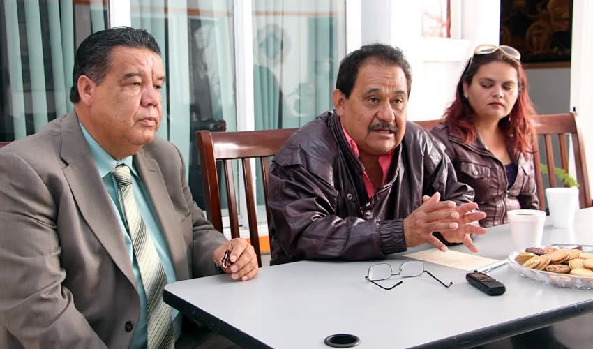 Rueda de prensa de la Coordinación de Resistencia Pacífica en Aguascalientes (Foto: Eddylberto Luévano Santillán)