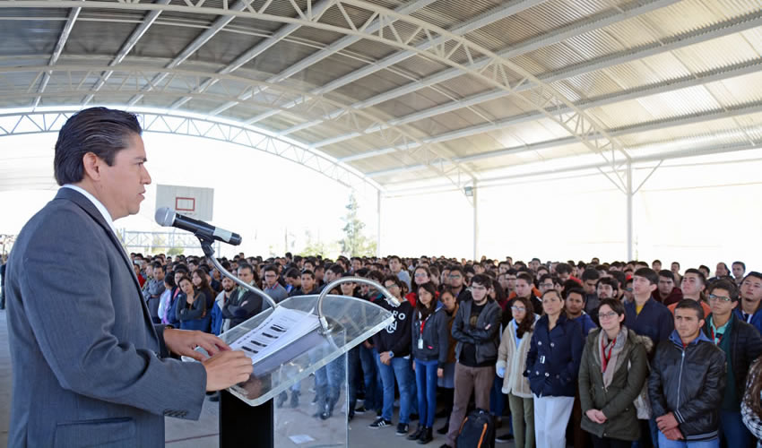 La educaci&oacute;n que ofrece la instituci&oacute;n favorece al crecimiento y bienestar de la sociedad: Rector Eulogio Monreal