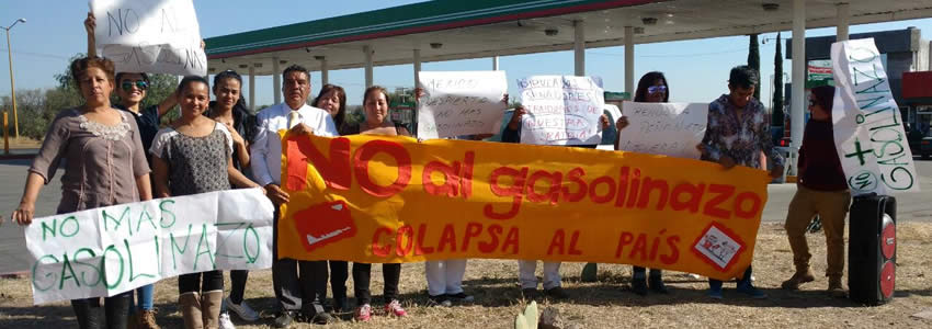 Con una asistencia de aproximadamente 35 personas, la actividad se realiz&oacute; en la gasolinera de la carretera panamericana