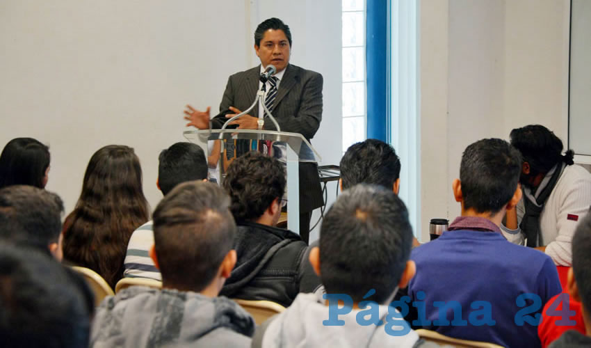 Es importante fomentar el gusto por la lectura entre los estudiantes para formar profesionistas integrales