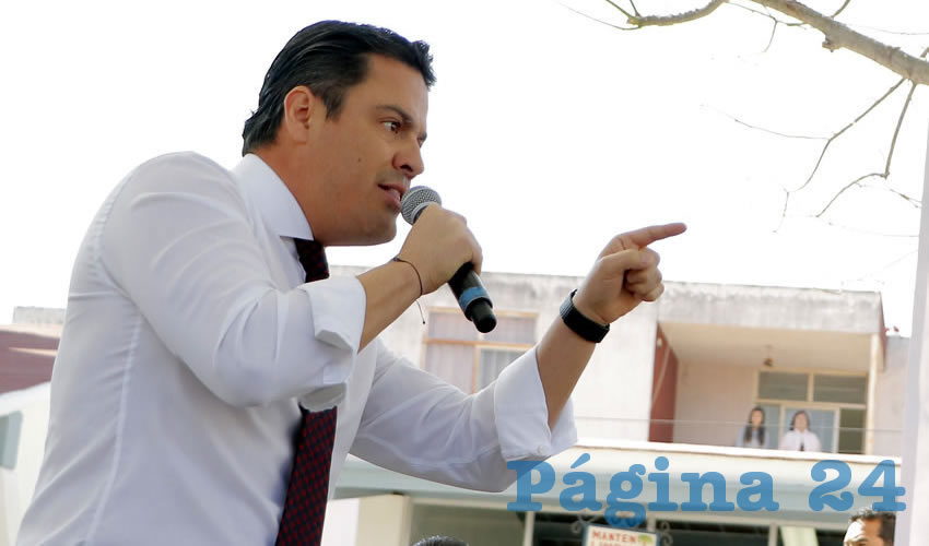 Aristóteles Sandoval: “El operativo se estará llevando a lo largo de este día y las gasolineras que salgan sancionadas o la que resulte que están dando menos litros de a litro, voy a pedir que se les retire el permiso; pero además hay que publicarlo, que la sociedad sepa quiénes son los abusivos que se están aprovechando de la necesidad del momento”/Foto: Cortesía 