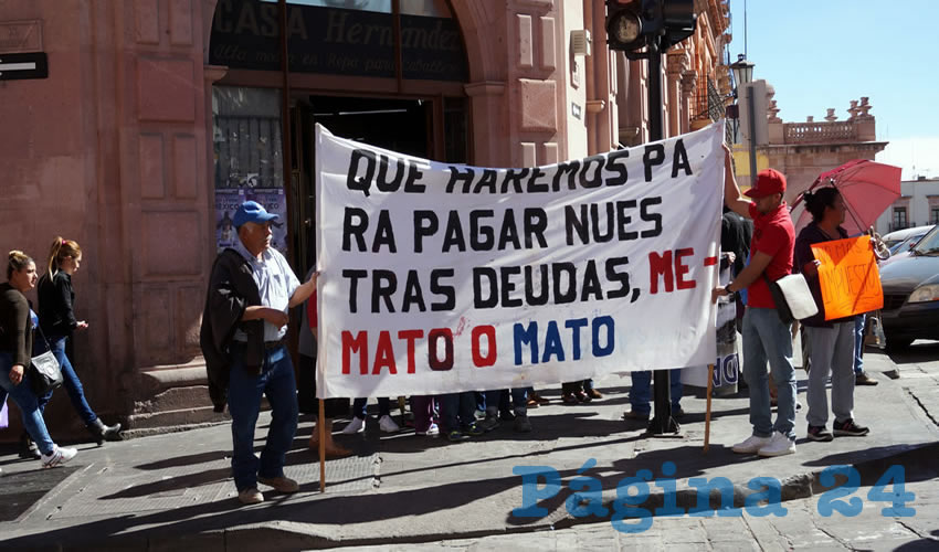 Pedro Ovalle Vaquera: “Queremos pedirle a los diputados se retracten de este gasolinazo, por lo que venimos a reclamarle al gobierno sus incumplimientos” (Foto: Merari Martínez Castro)