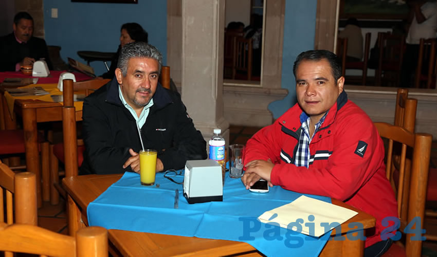 El&iacute;as Ram&iacute;rez Falc&oacute;n y David Romo Garza compartieron el pan y la sal en La Mestiza