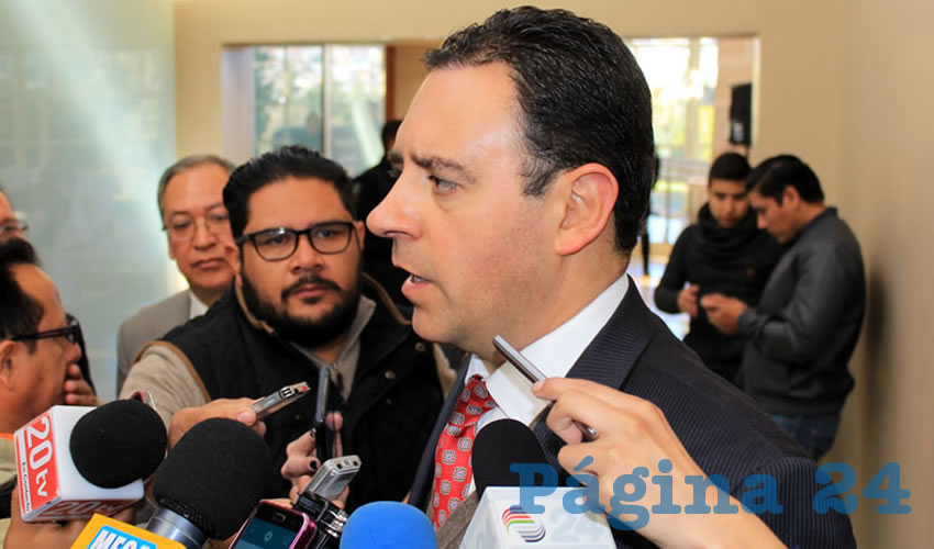 Alejandro Tello Cristerna: Estamos trabajando, se hará del conocimiento del pueblo de manera detallada para incentivar a muchos elementos para que terminen la secundaria y preparatoria para que puedan cursar esta carrera en donde puedan seguir preparándose” (Foto: Rocío Castro Alvarado)