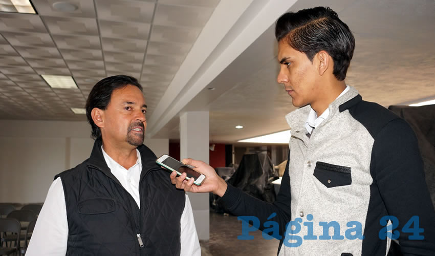 Omar Cayán Mazatán Cruz: “Estamos enyesando muros y quitando casi toda la tablaroca que hay de divisiones. Queremos áreas abiertas con más ventilación, cambiamos el internet. Se cambiarán muebles y computadoras” (Foto: Merari Martínez Castro)