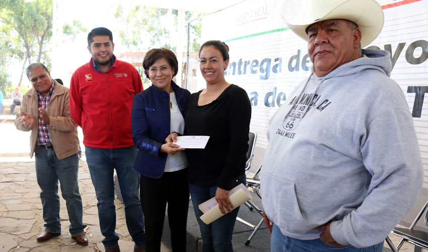 En el municipio se otorgaron un total de 647 acciones para la construcción de pisos firmes y enjarres