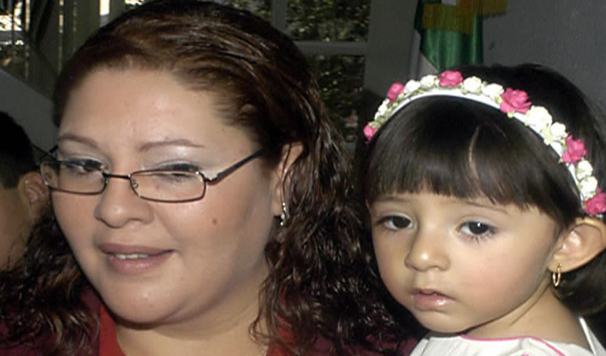 El negarle a la madre la posibilidad de que su apellido vaya en primer lugar, constituye un acto discriminatorio contra la mujer, algo que fue probado ante un juzgado en materia civil, quien otorgó amparo para que en Guadalajara los padres decidieran en qué orden poner apellidos a su recién nacido/Foto: Cuartoscuro 