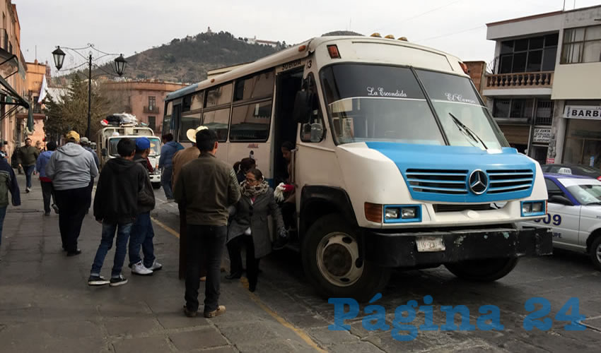 Fue en la pasada administración que aumentó un peso en dos ocasiones el pasaje, sin embargo la promesa de un mejor servicio no se ha cumplido, ni por parte de los choferes, transportistas, ni de la DTTyV (Foto: Cristo González)