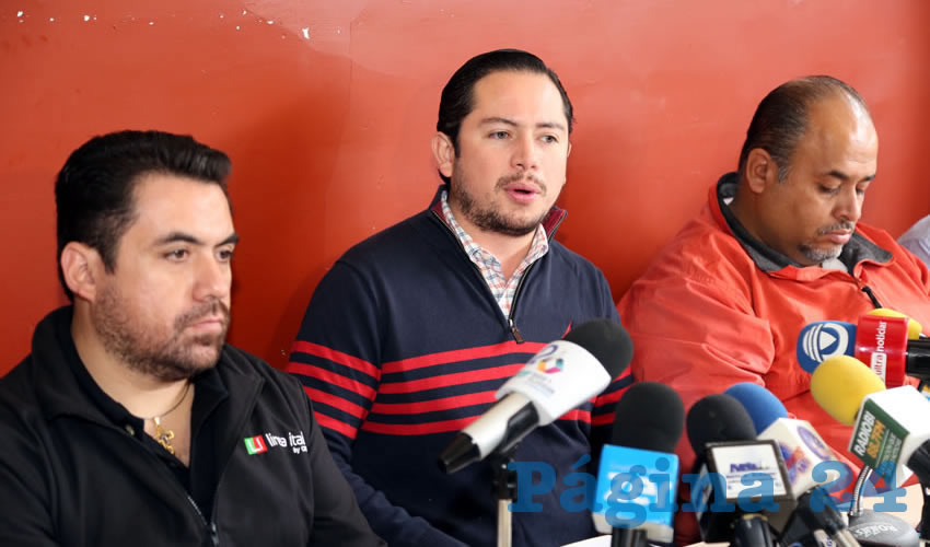 Rueda de prensa de la CROM (Foto: Eddylberto Luévano Santillán)