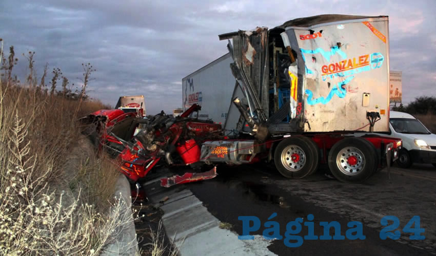 El tractocamión de González Trucking terminó destrozado