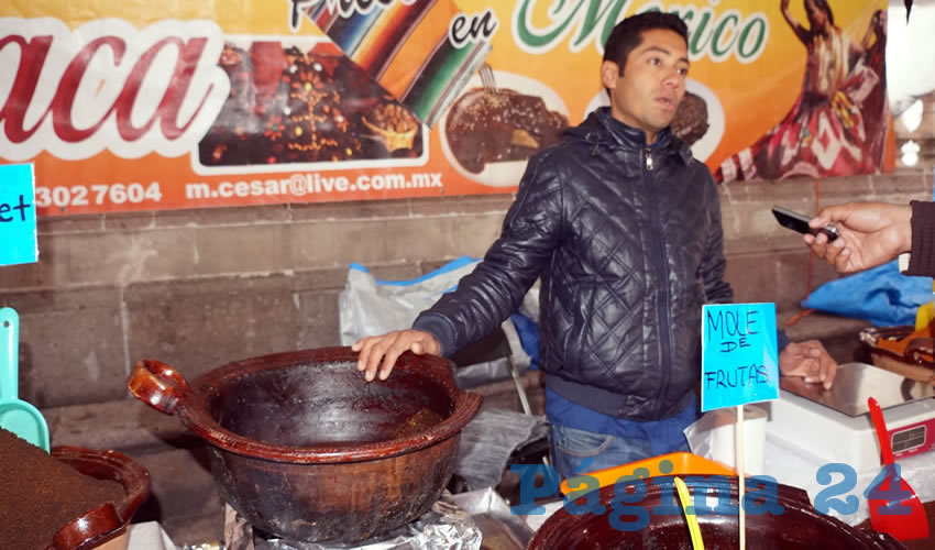 Jesús Heredia Mendoza: El mole es considerado uno de los platillos nacionales más reconocidos en el mundo entero, éste es realizado a partir de distintos chiles molidos, mezclados con algunos otros productos como se utiliza hoy en día (Foto: Merari Martínez Castro)